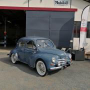 renault_4 CV_12000_bleu.jpg